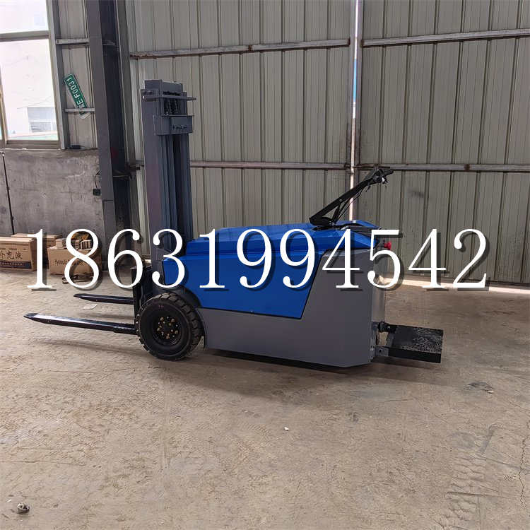 龙井市全电动叉车插腿式堆高车液压装卸车1.5吨升高小型站驾式铲车